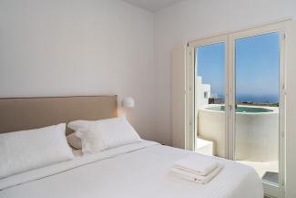 Lilium Homes - Hotel in Fira Santorini 